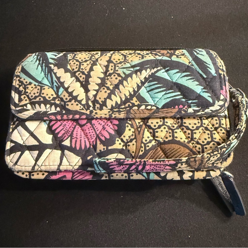 Vera Bradley Retired Canyon Road Multi Pocket Snap And Zip Wristlet Purse